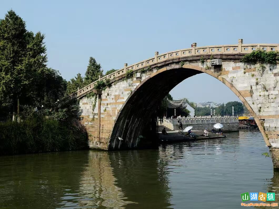 9cc85b5b85816b314f7d7f72a385392b.jpg